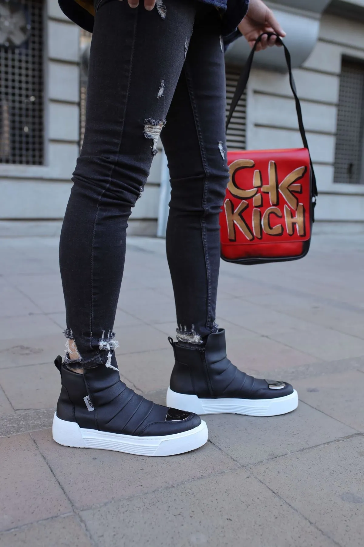 Black Mid Top Sneaker CH113