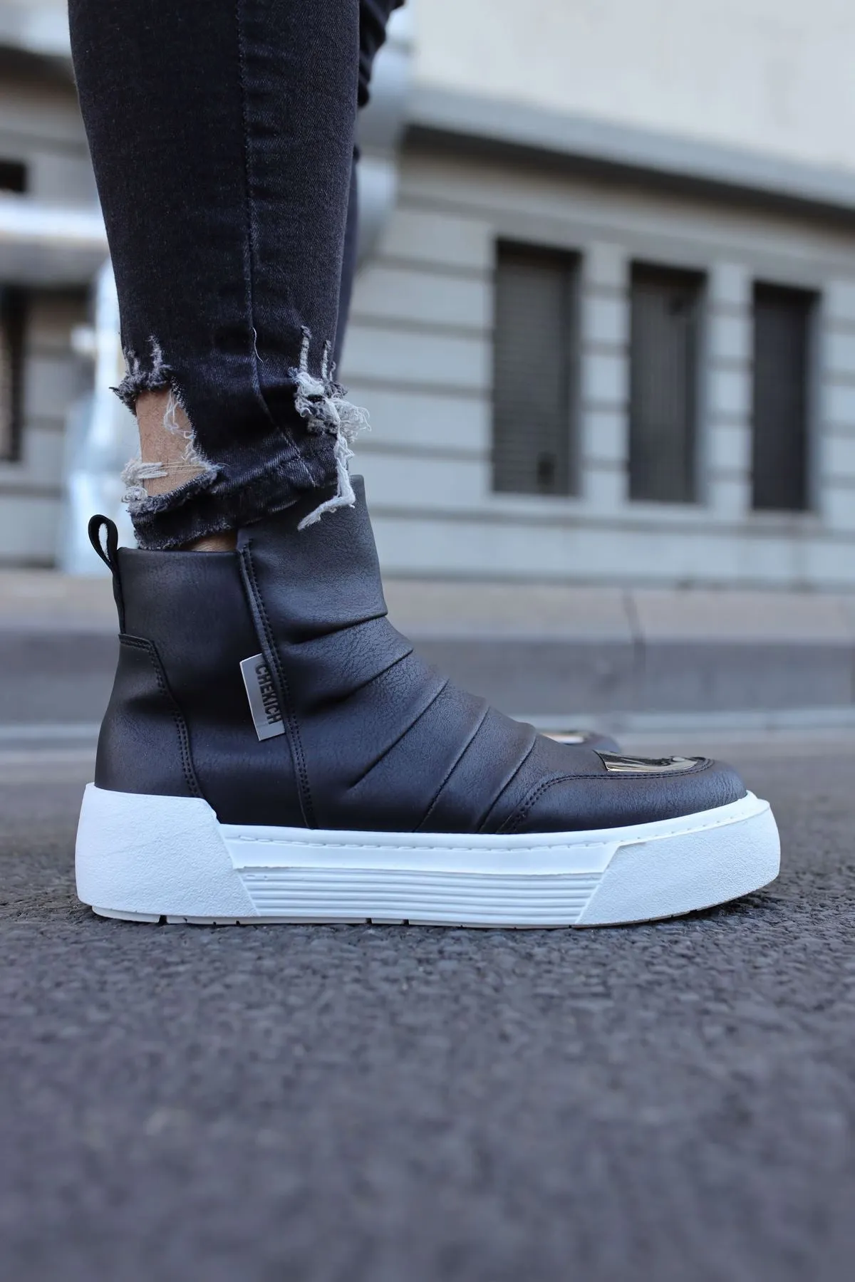 Black Mid Top Sneaker CH113