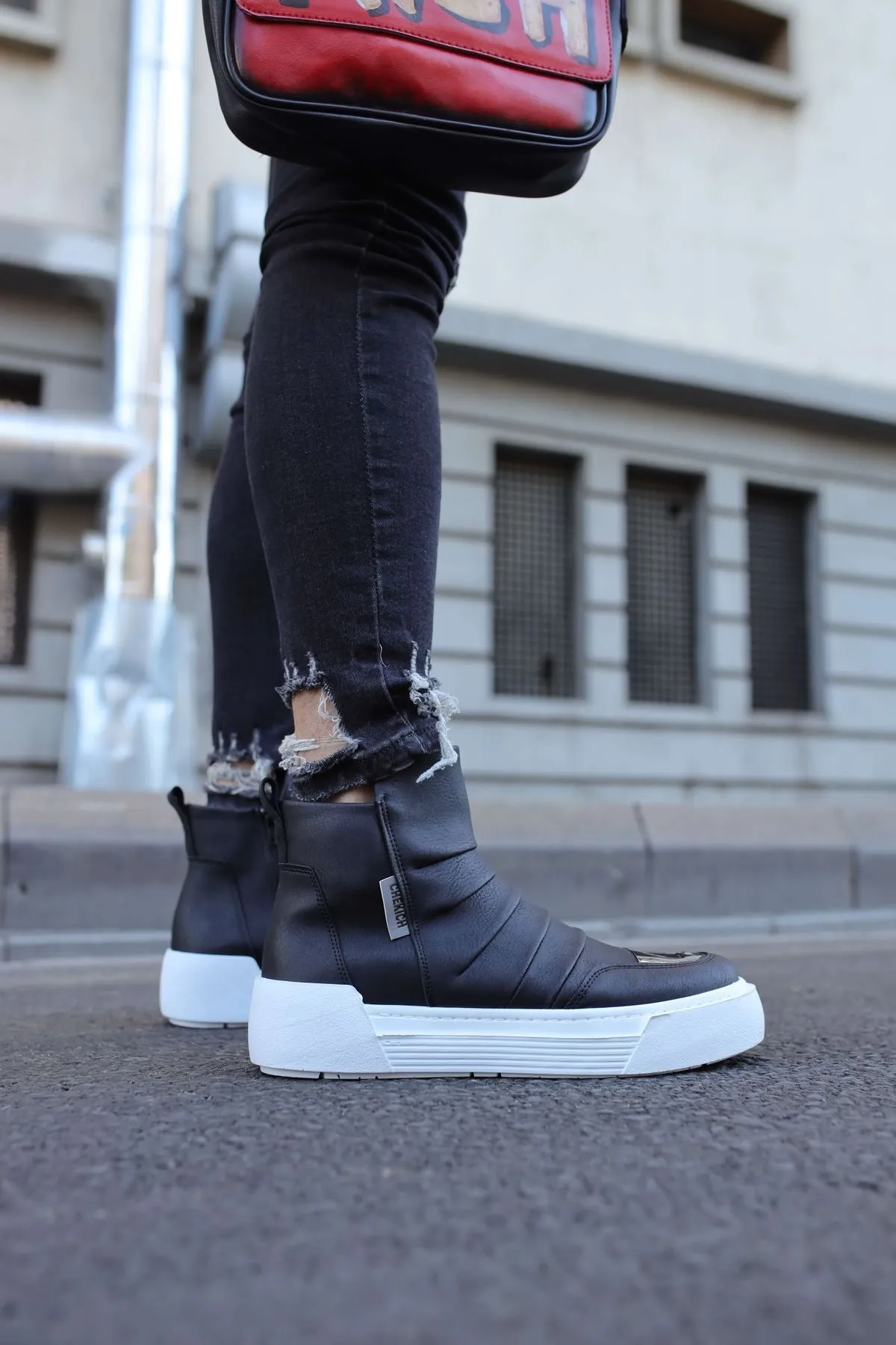 Black Mid Top Sneaker CH113