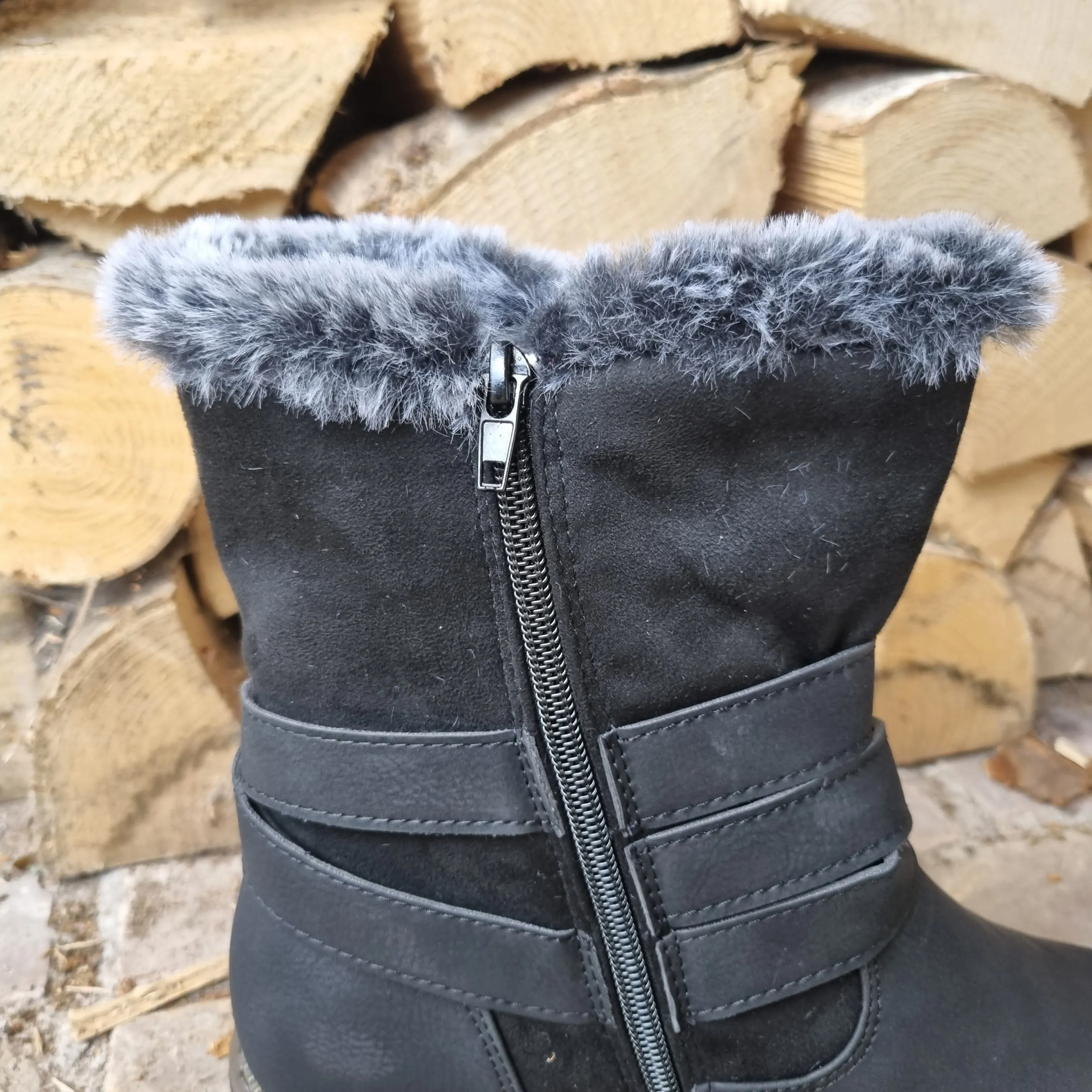 Fur top buckle strap boot