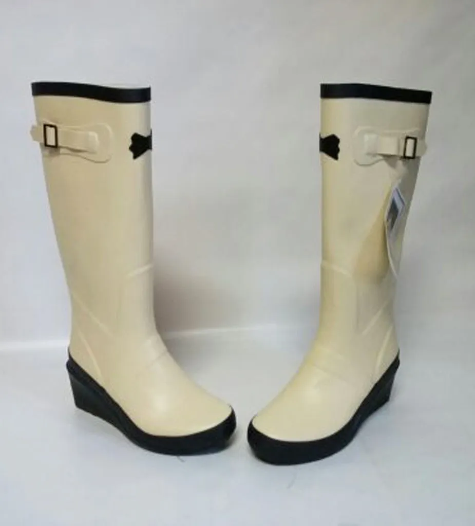 *NEW - VICTORIA TRADING COMPANY HOPELESS ROMANTIC RAIN & GARDEN BOOTS IN VANILLA ICE CREAM