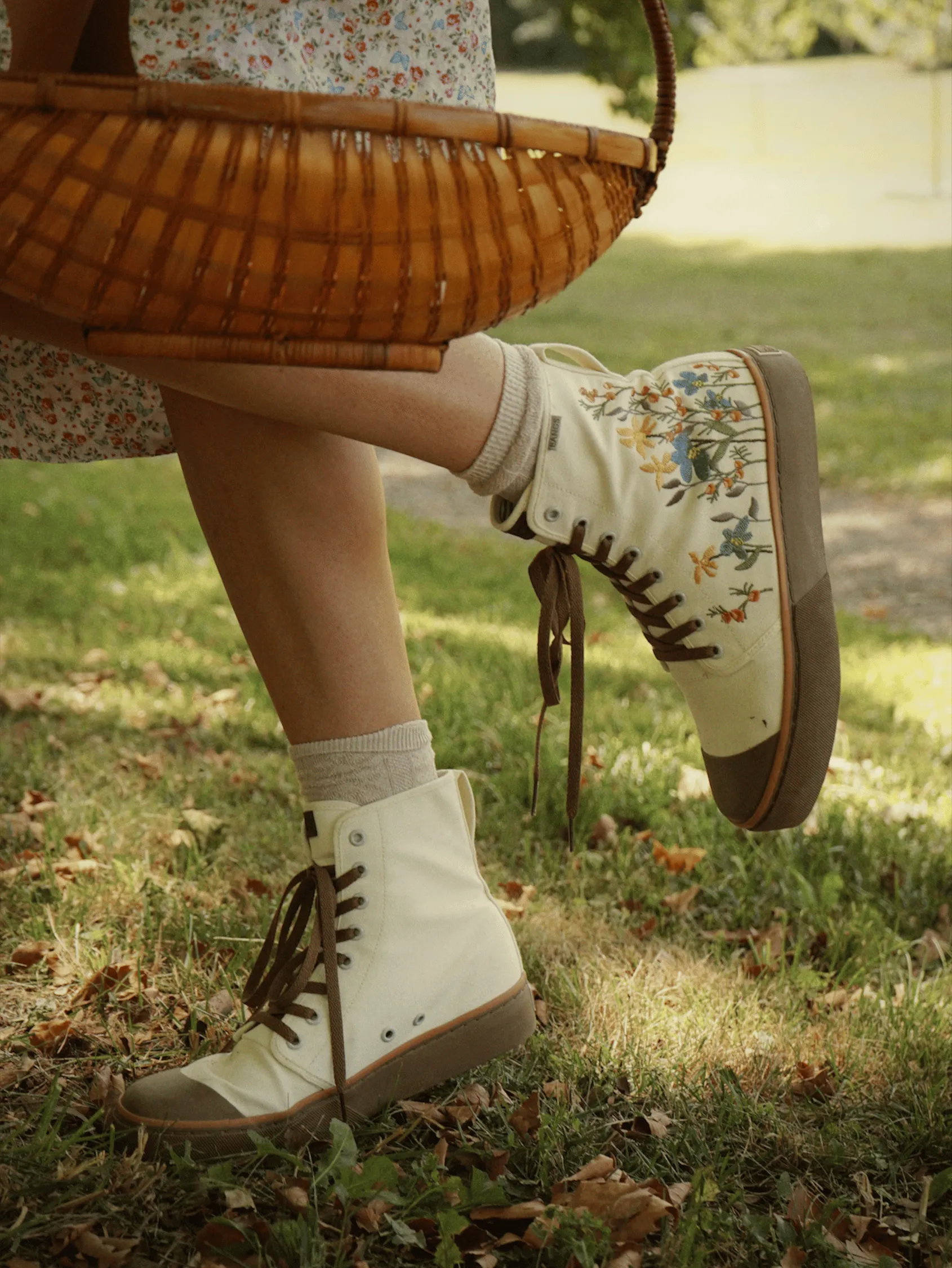 Sunshine Meadow Platform High Top